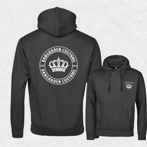 Bangården Logo Hood – svart, fram- och baksida med brösttryck, ryggtryck och BC i nacken
