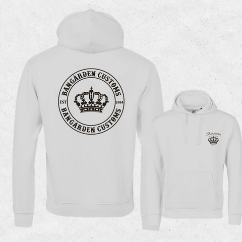 Bangården Logo Hood – vit, fram- och baksida med brösttryck, ryggtryck och BC i nacken