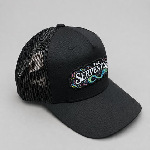 The Serpentines P&P High Trucker – Svart – grå studio vinkel